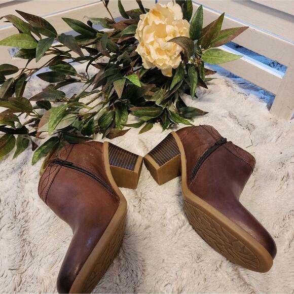 EARTH ORIGINS NWOT OMBRE BROWN ANKLE BOOTS SIZE 8.5 1206 - Picture 3 of 7